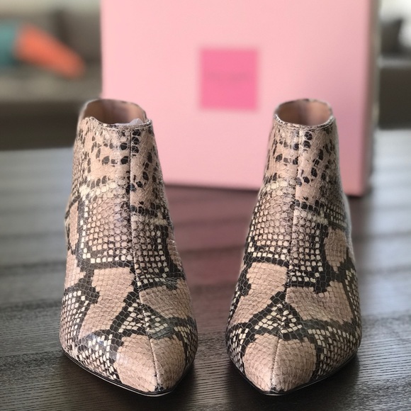 Kate Spade Raelyn (Pale Vellum) Size 6 Booties - Picture 8 of 8